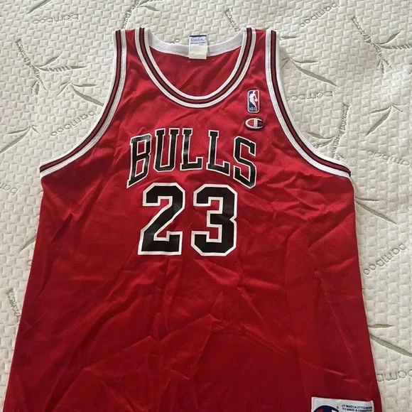 Vintage 1990s Micheal Jordan jersey. Youth size XL 18-20. Excellent condition
